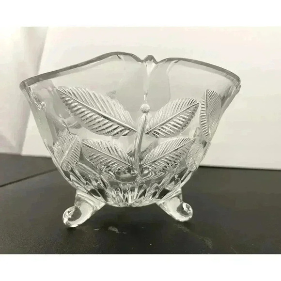 VTG Clear Crystal Glass Footed Candy Dish with Lid Etched Tulip Pattern - Picture 4 of 16